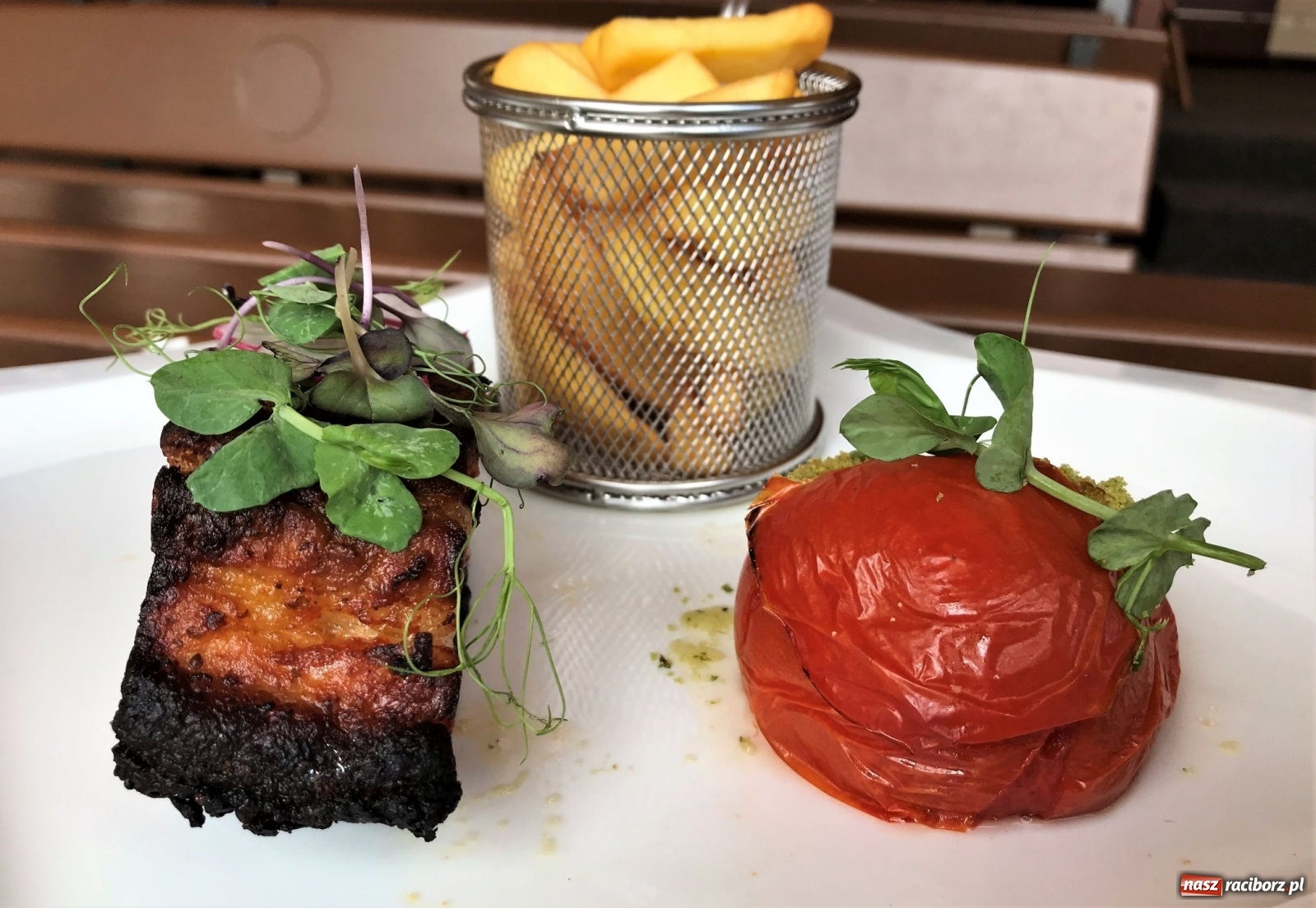 Zdjęcie w galerii na portalu naszraciborz.pl: Na stół! Żeberko pieczone w marynacie BBQ  wiadomości z regionu