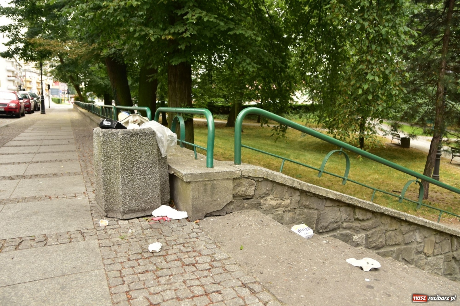 Zdjęcie w galerii na portalu naszraciborz.pl: Uwolnić bulwary dla raciborzan, czyli z butelką piwa albo wina nad Odrę? SONDA wiadomości z regionu