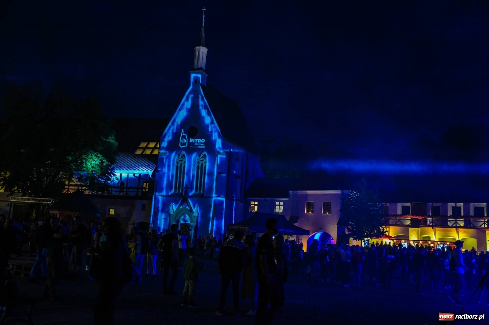 Zdjęcie w galerii na portalu naszraciborz.pl: Mapping 3D raciborskiej kaplicy od Clockwork. Jak wam się podoba? FOTO i WIDEO wiadomości z regionu