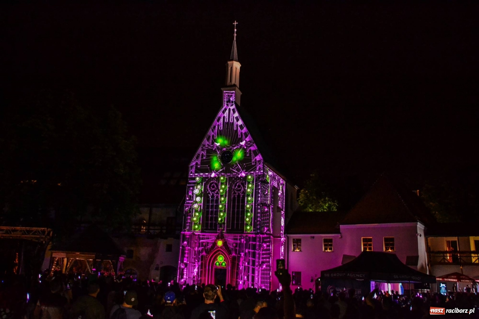 Zdjęcie w galerii na portalu naszraciborz.pl: Mapping 3D raciborskiej kaplicy od Clockwork. Jak wam się podoba? FOTO i WIDEO wiadomości z regionu