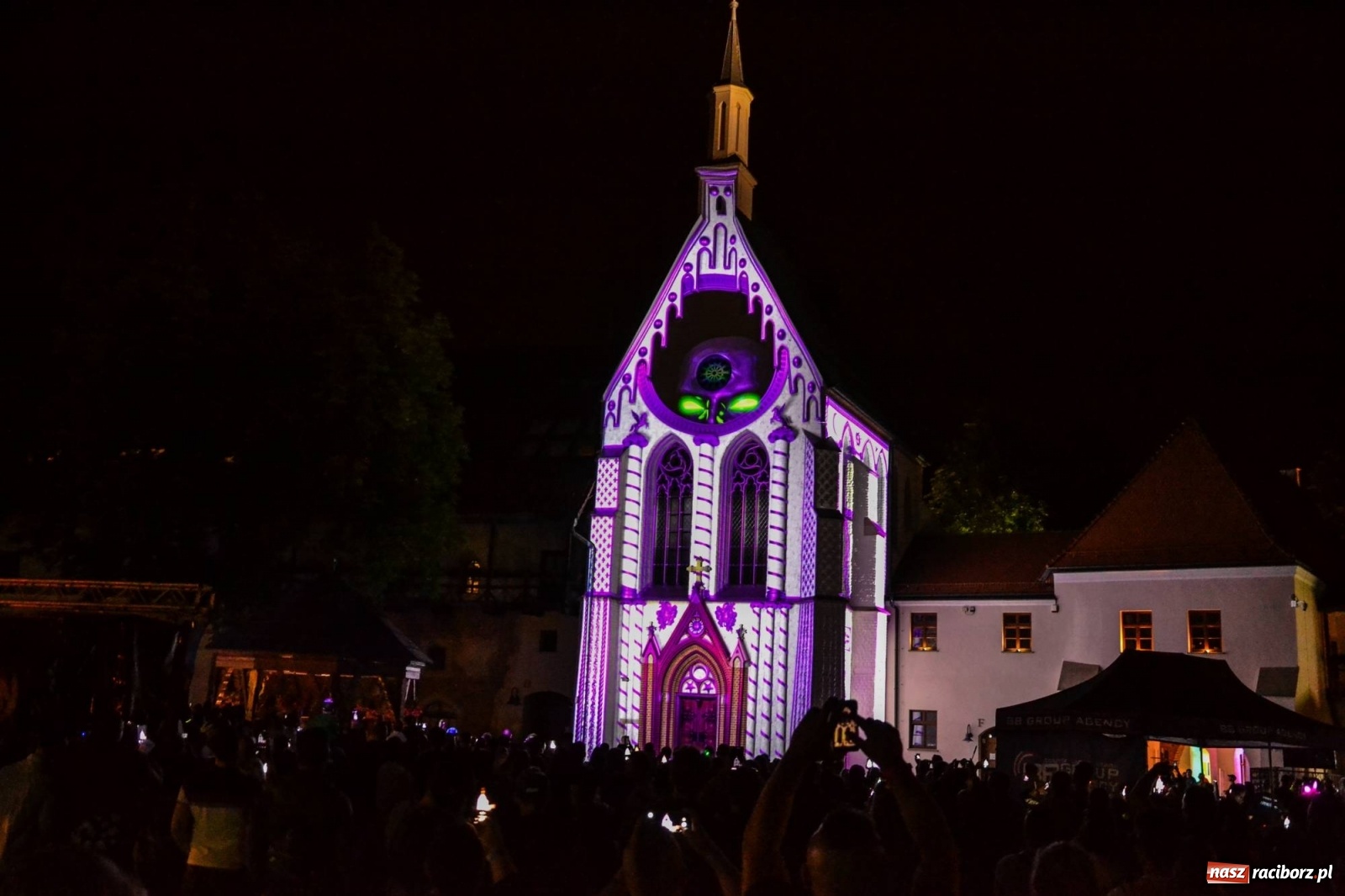 Zdjęcie w galerii na portalu naszraciborz.pl: Mapping 3D raciborskiej kaplicy od Clockwork. Jak wam się podoba? FOTO i WIDEO wiadomości z regionu