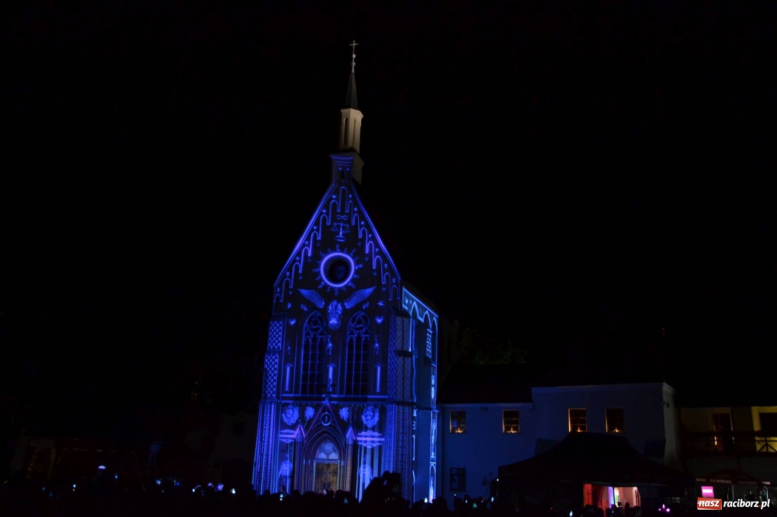 Zdjęcie w galerii na portalu naszraciborz.pl: Mapping 3D raciborskiej kaplicy od Clockwork. Jak wam się podoba? FOTO i WIDEO wiadomości z regionu