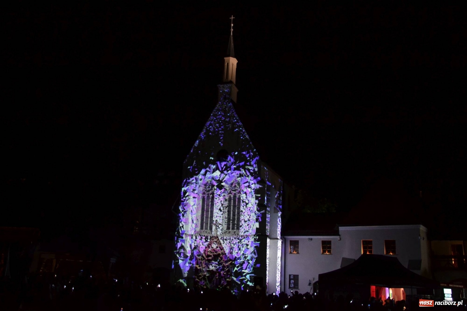 Zdjęcie w galerii na portalu naszraciborz.pl: Mapping 3D raciborskiej kaplicy od Clockwork. Jak wam się podoba? FOTO i WIDEO wiadomości z regionu
