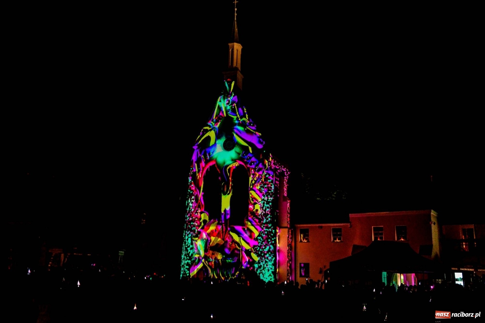 Zdjęcie w galerii na portalu naszraciborz.pl: Mapping 3D raciborskiej kaplicy od Clockwork. Jak wam się podoba? FOTO i WIDEO wiadomości z regionu