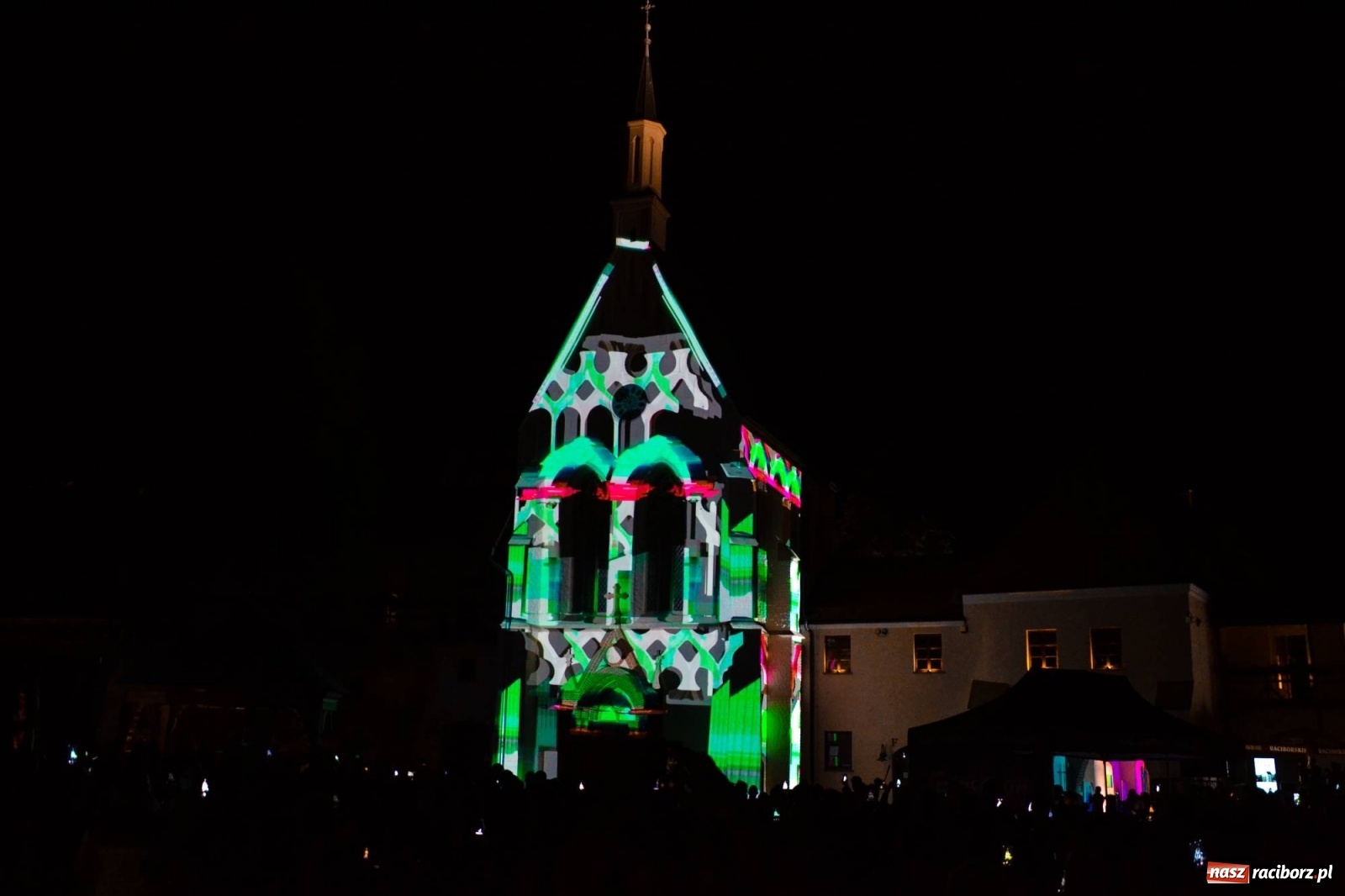 Zdjęcie w galerii na portalu naszraciborz.pl: Mapping 3D raciborskiej kaplicy od Clockwork. Jak wam się podoba? FOTO i WIDEO wiadomości z regionu