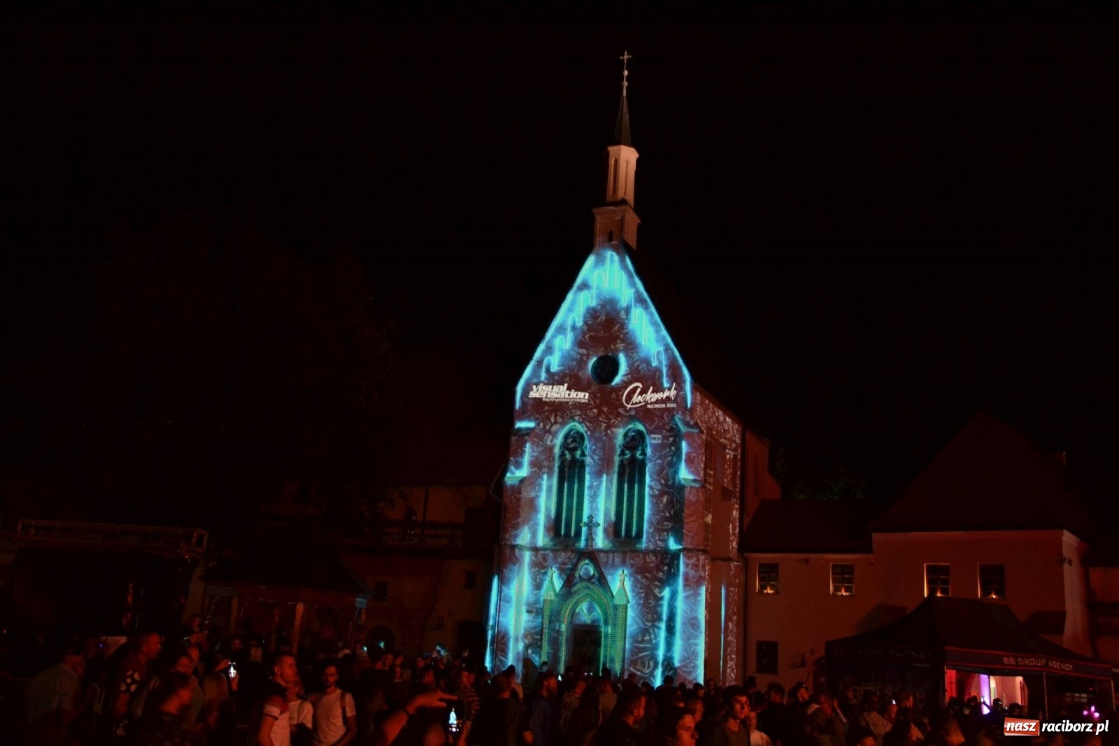 Zdjęcie w galerii na portalu naszraciborz.pl: Mapping 3D raciborskiej kaplicy od Clockwork. Jak wam się podoba? FOTO i WIDEO wiadomości z regionu