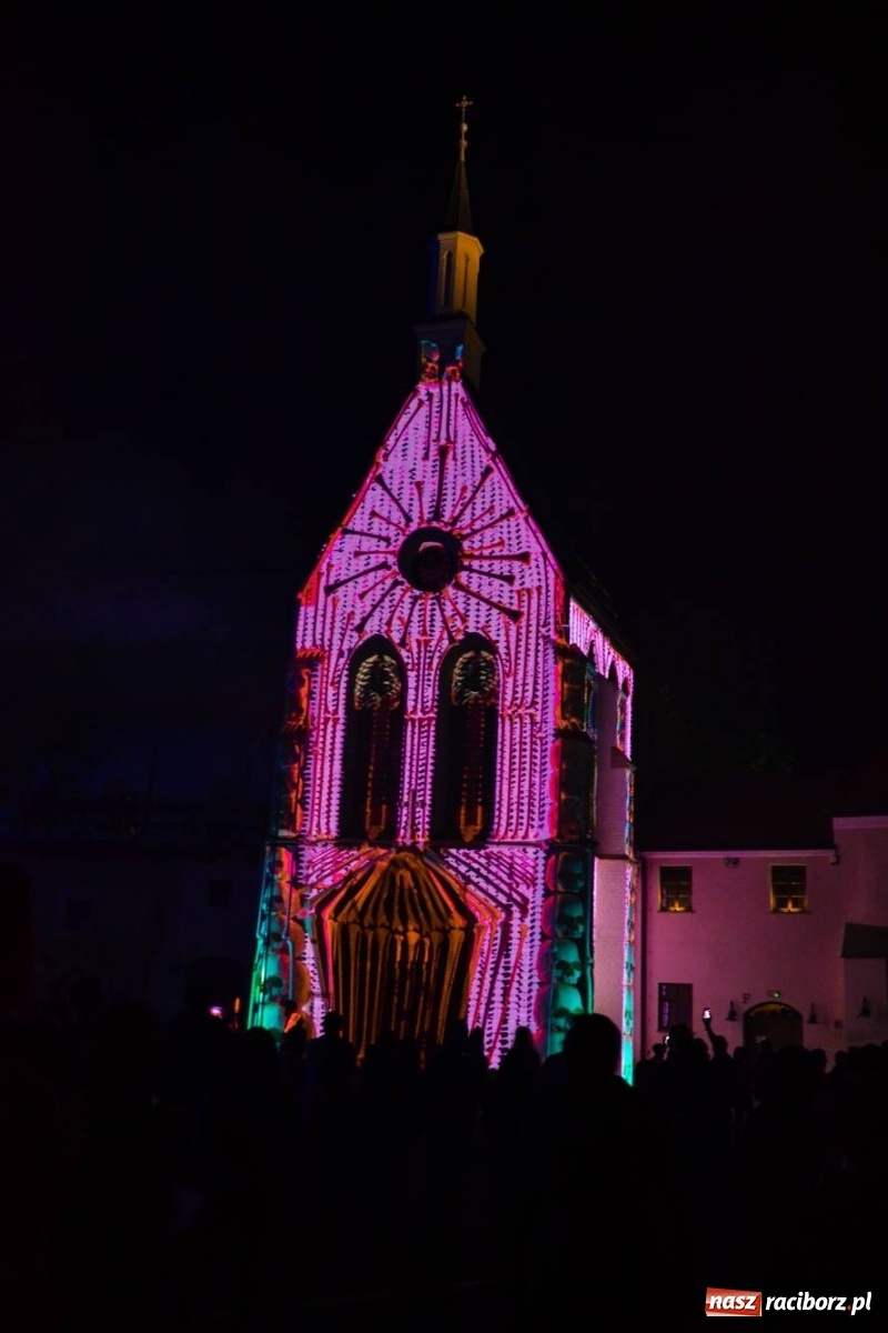 Zdjęcie w galerii na portalu naszraciborz.pl: Mapping 3D raciborskiej kaplicy od Clockwork. Jak wam się podoba? FOTO i WIDEO wiadomości z regionu