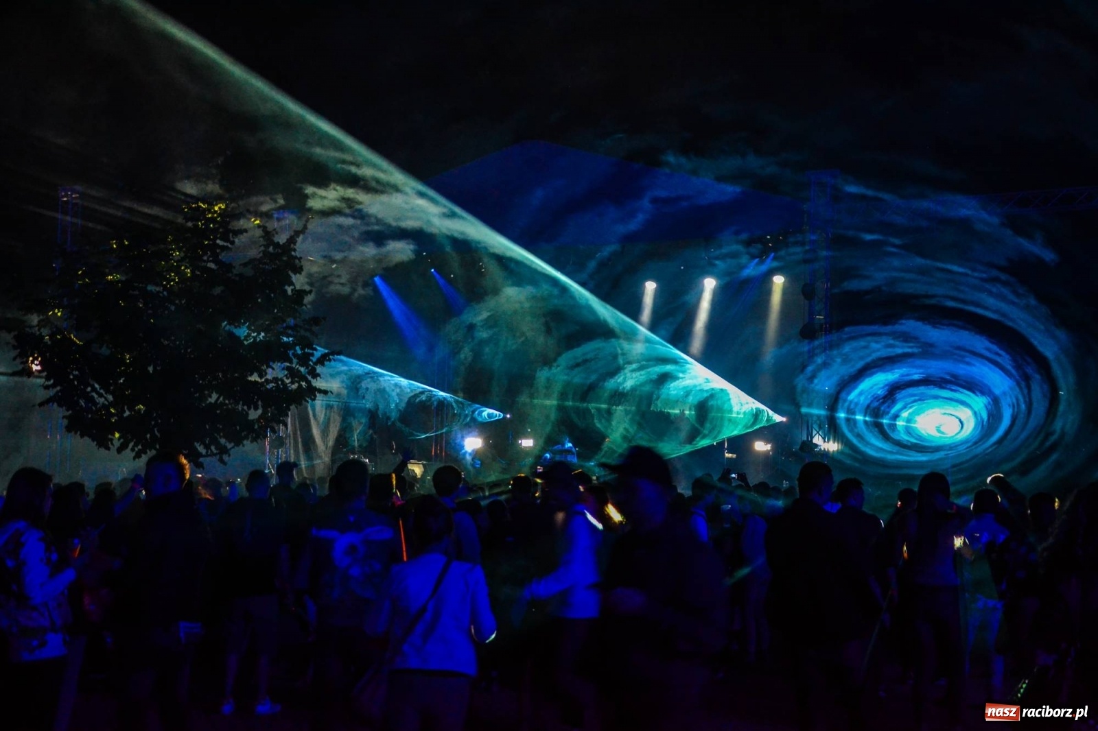 Zdjęcie w galerii na portalu naszraciborz.pl: Mapping 3D raciborskiej kaplicy od Clockwork. Jak wam się podoba? FOTO i WIDEO wiadomości z regionu