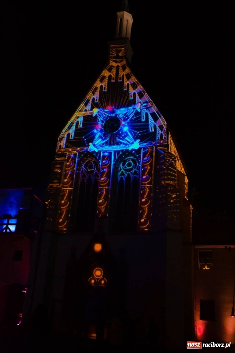 Zdjęcie w galerii na portalu naszraciborz.pl: Mapping 3D raciborskiej kaplicy od Clockwork. Jak wam się podoba? FOTO i WIDEO wiadomości z regionu