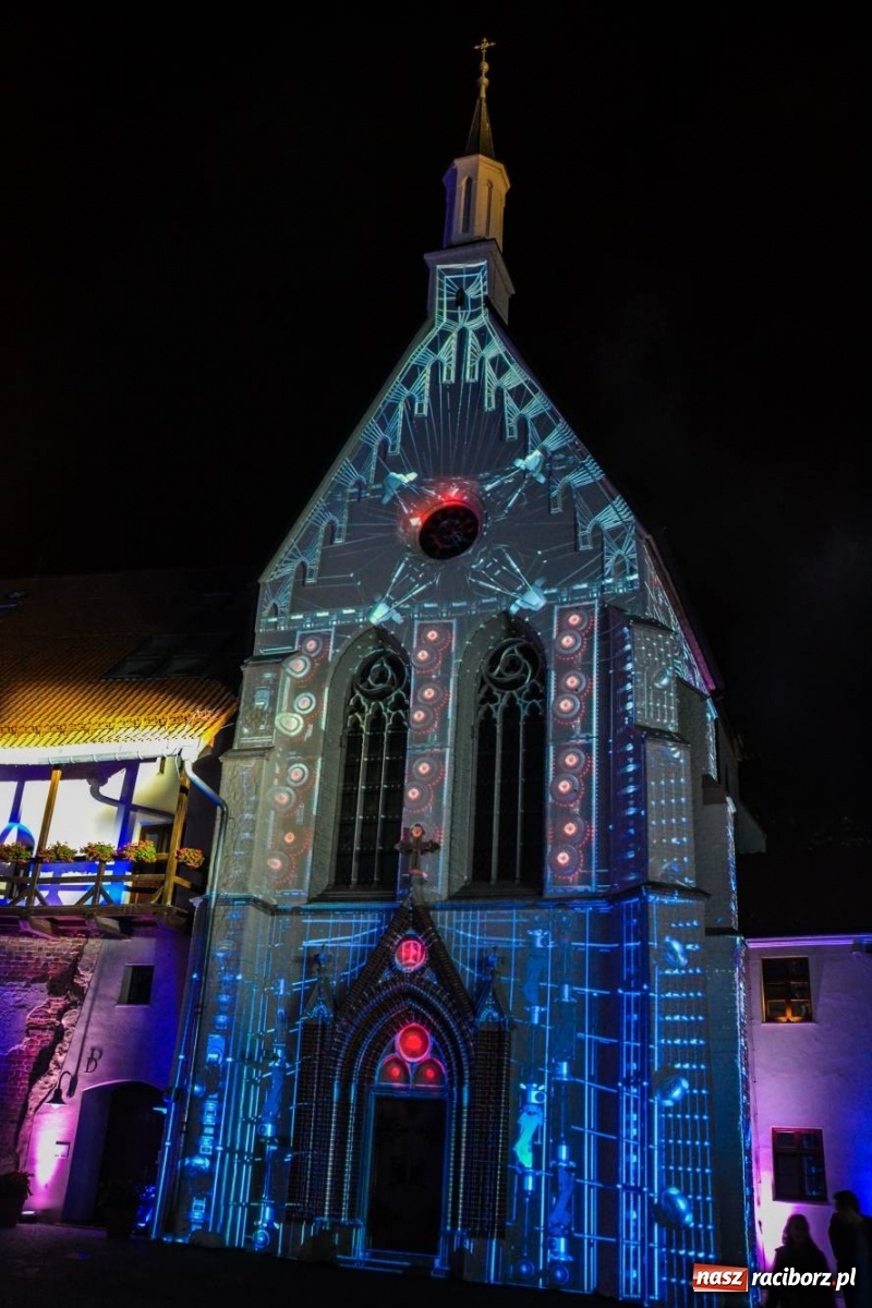 Zdjęcie w galerii na portalu naszraciborz.pl: Mapping 3D raciborskiej kaplicy od Clockwork. Jak wam się podoba? FOTO i WIDEO wiadomości z regionu