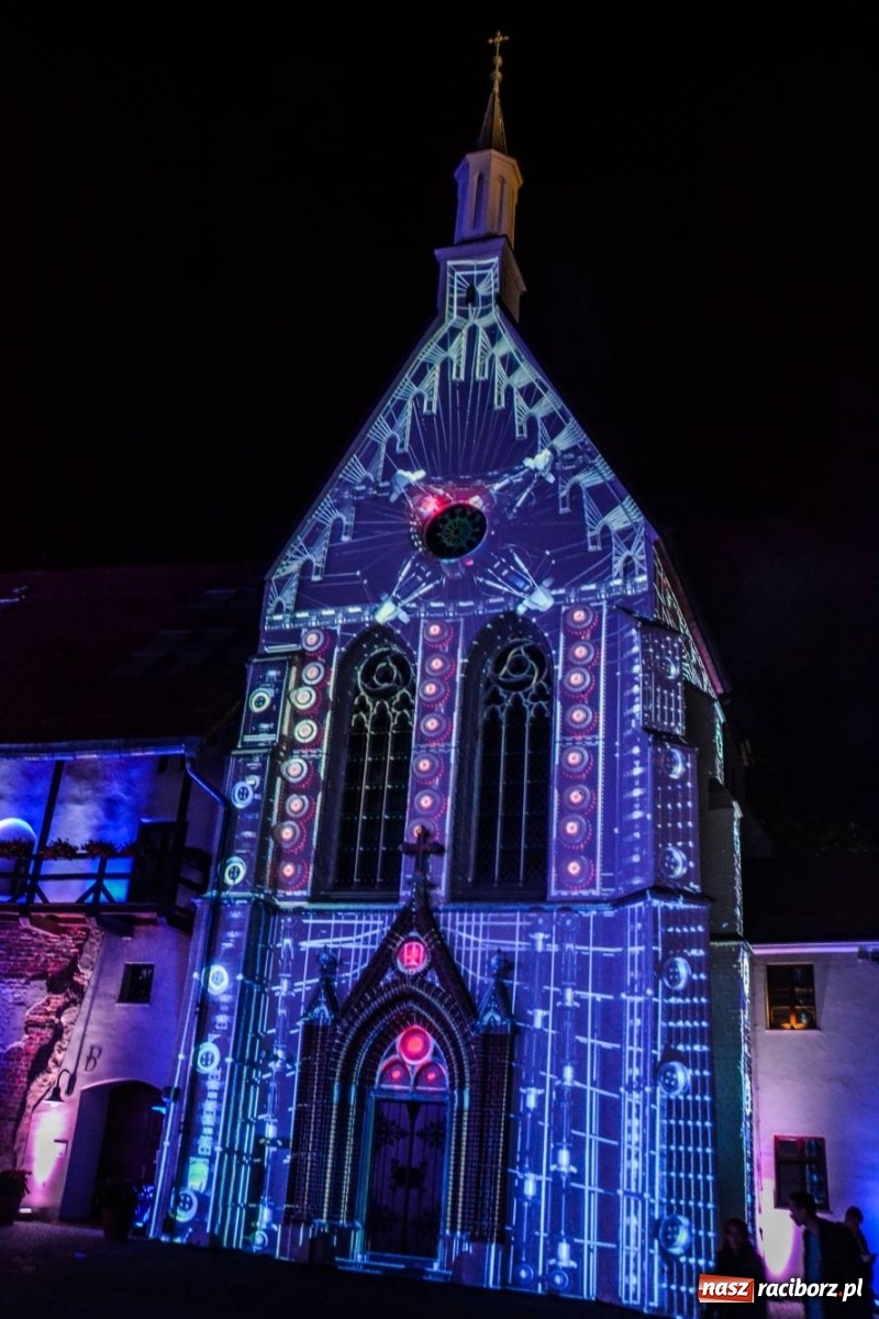Zdjęcie w galerii na portalu naszraciborz.pl: Mapping 3D raciborskiej kaplicy od Clockwork. Jak wam się podoba? FOTO i WIDEO wiadomości z regionu