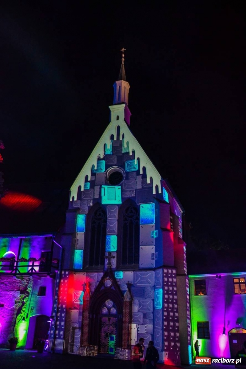 Zdjęcie w galerii na portalu naszraciborz.pl: Mapping 3D raciborskiej kaplicy od Clockwork. Jak wam się podoba? FOTO i WIDEO wiadomości z regionu