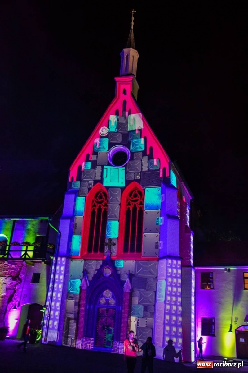 Zdjęcie w galerii na portalu naszraciborz.pl: Mapping 3D raciborskiej kaplicy od Clockwork. Jak wam się podoba? FOTO i WIDEO wiadomości z regionu