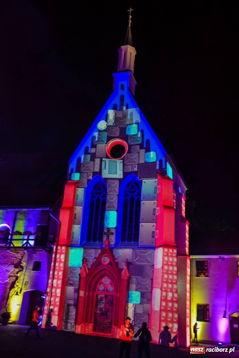 Zdjęcie w galerii na portalu naszraciborz.pl: Mapping 3D raciborskiej kaplicy od Clockwork. Jak wam się podoba? FOTO i WIDEO wiadomości z regionu