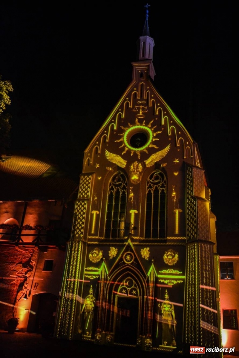 Zdjęcie w galerii na portalu naszraciborz.pl: Mapping 3D raciborskiej kaplicy od Clockwork. Jak wam się podoba? FOTO i WIDEO wiadomości z regionu