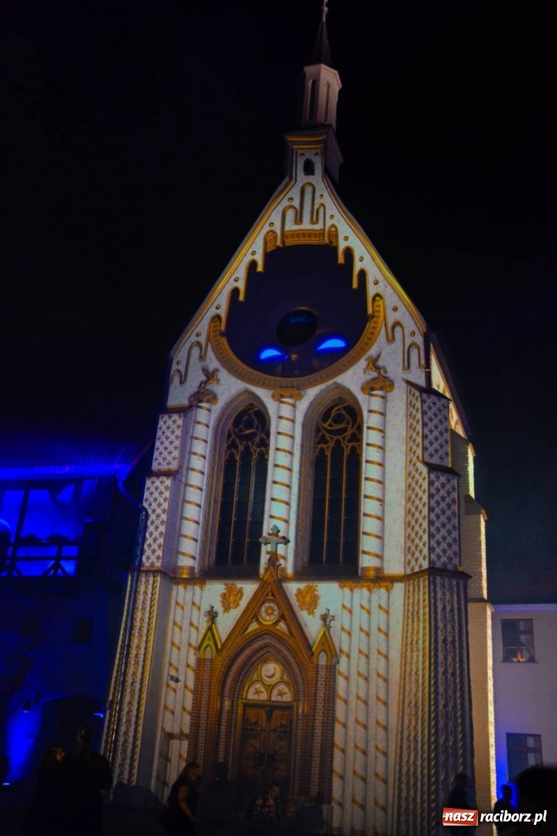 Zdjęcie w galerii na portalu naszraciborz.pl: Mapping 3D raciborskiej kaplicy od Clockwork. Jak wam się podoba? FOTO i WIDEO wiadomości z regionu