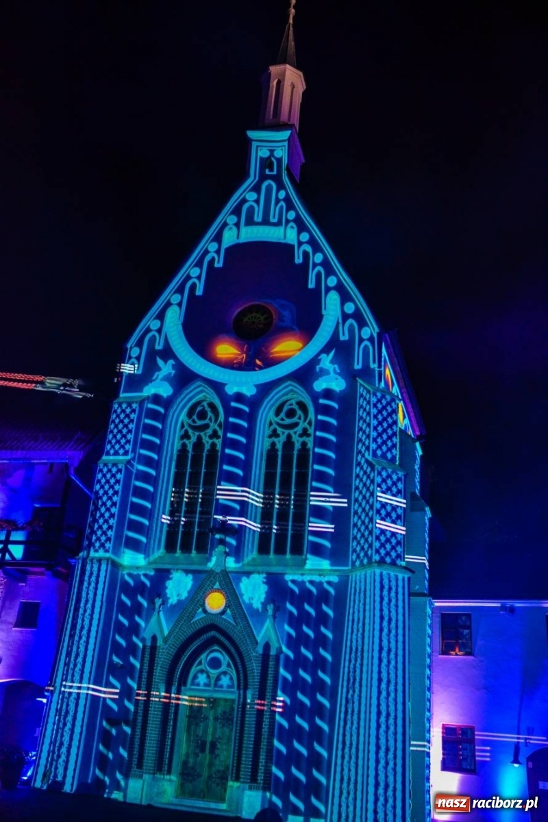 Zdjęcie w galerii na portalu naszraciborz.pl: Mapping 3D raciborskiej kaplicy od Clockwork. Jak wam się podoba? FOTO i WIDEO wiadomości z regionu