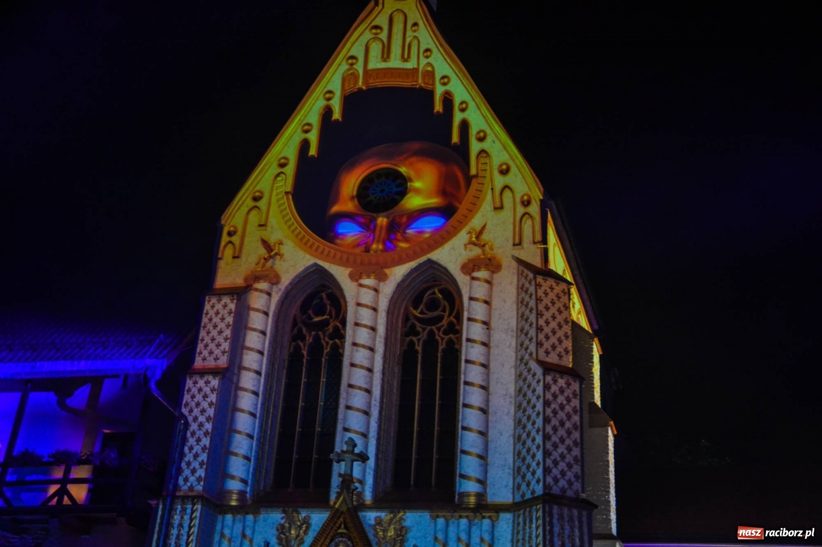 Zdjęcie w galerii na portalu naszraciborz.pl: Mapping 3D raciborskiej kaplicy od Clockwork. Jak wam się podoba? FOTO i WIDEO wiadomości z regionu