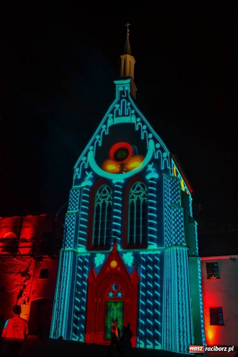Zdjęcie w galerii na portalu naszraciborz.pl: Mapping 3D raciborskiej kaplicy od Clockwork. Jak wam się podoba? FOTO i WIDEO wiadomości z regionu