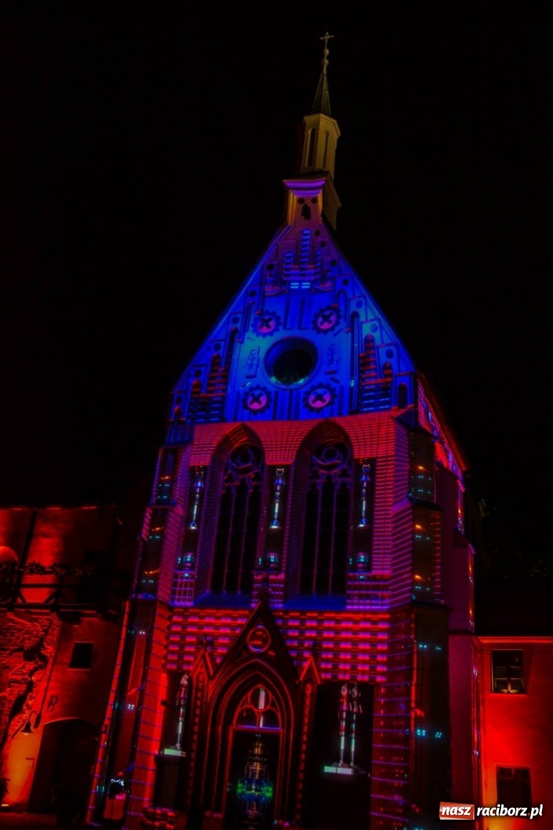 Zdjęcie w galerii na portalu naszraciborz.pl: Mapping 3D raciborskiej kaplicy od Clockwork. Jak wam się podoba? FOTO i WIDEO wiadomości z regionu