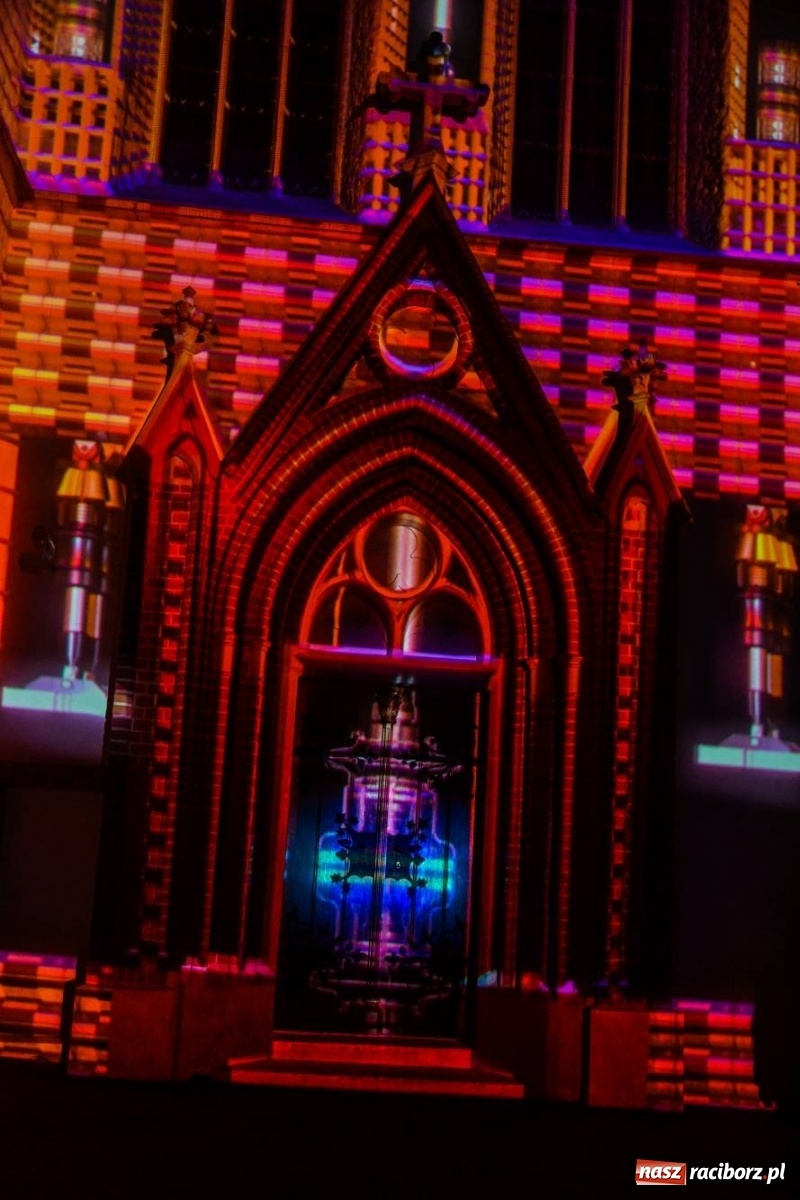 Zdjęcie w galerii na portalu naszraciborz.pl: Mapping 3D raciborskiej kaplicy od Clockwork. Jak wam się podoba? FOTO i WIDEO wiadomości z regionu