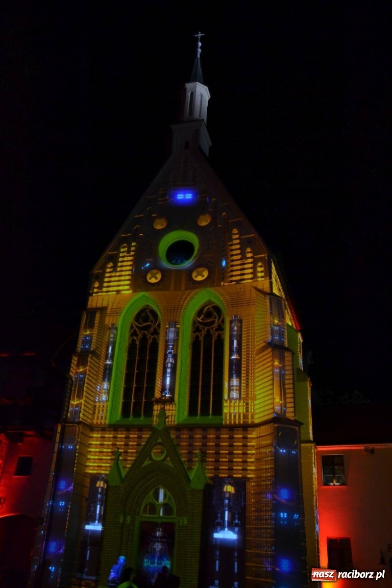 Zdjęcie w galerii na portalu naszraciborz.pl: Mapping 3D raciborskiej kaplicy od Clockwork. Jak wam się podoba? FOTO i WIDEO wiadomości z regionu