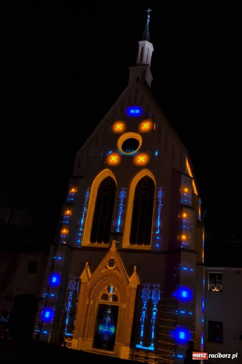 Zdjęcie w galerii na portalu naszraciborz.pl: Mapping 3D raciborskiej kaplicy od Clockwork. Jak wam się podoba? FOTO i WIDEO wiadomości z regionu