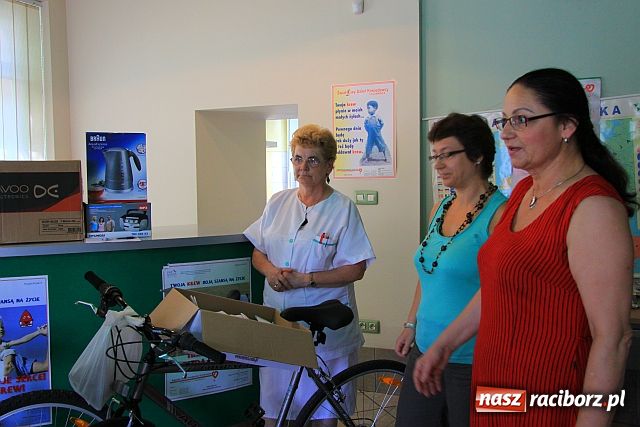 Zdjęcie w galerii na portalu naszraciborz.pl: Rower, radia i odkurzacz za troskę wiadomości z regionu
