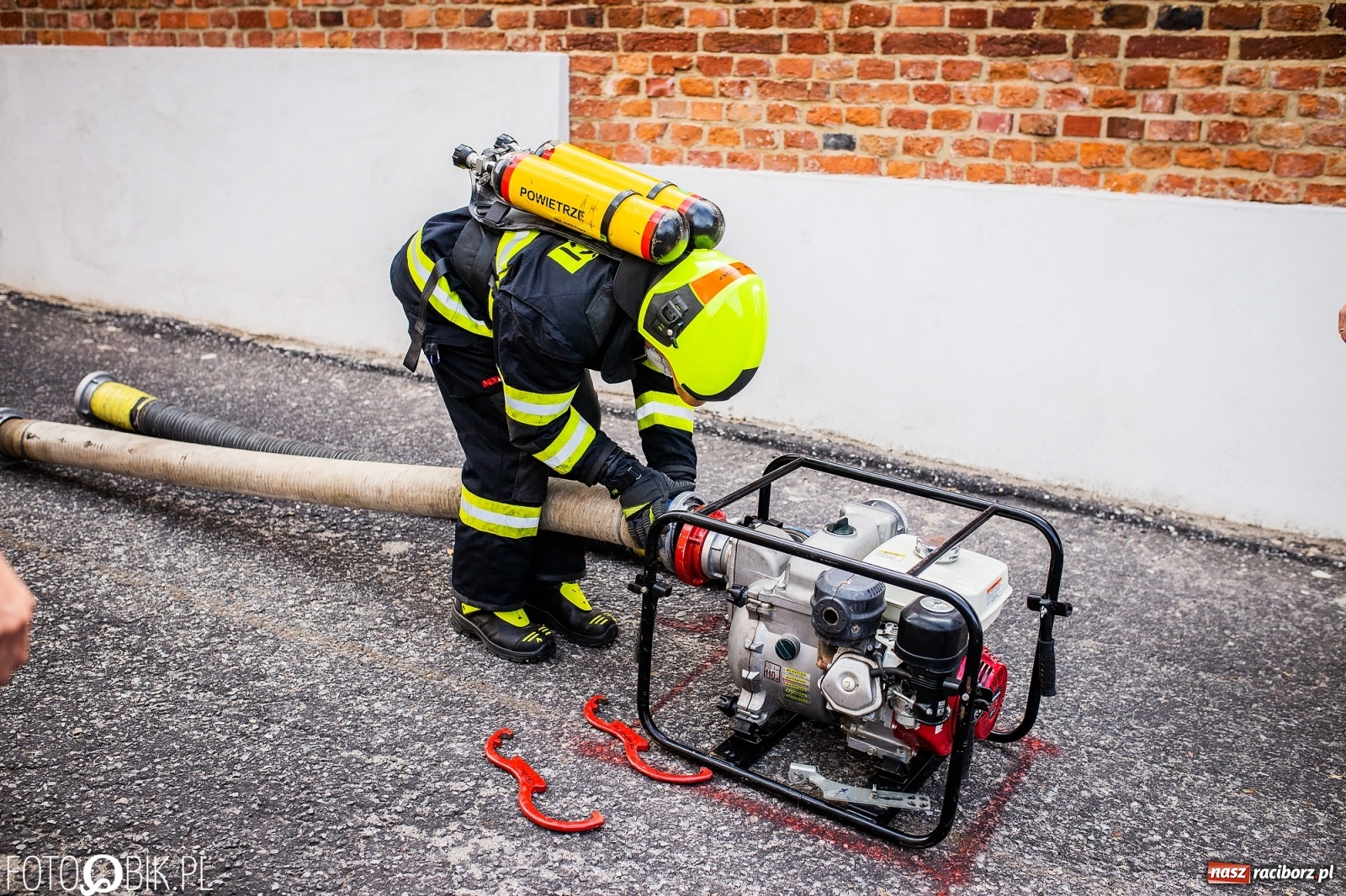 Zdjęcie w galerii na portalu naszraciborz.pl: Żelazny jak strażak. Polacy tłem dla Czechów w Krzanowicach [FOTO] wiadomości z regionu