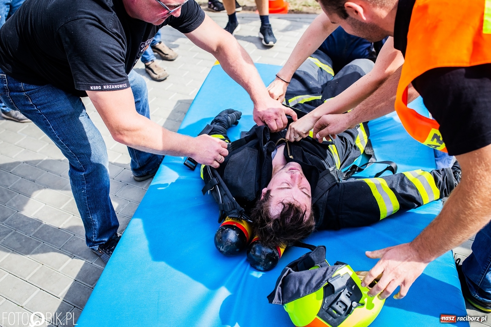 Zdjęcie w galerii na portalu naszraciborz.pl: Żelazny jak strażak. Polacy tłem dla Czechów w Krzanowicach [FOTO] wiadomości z regionu