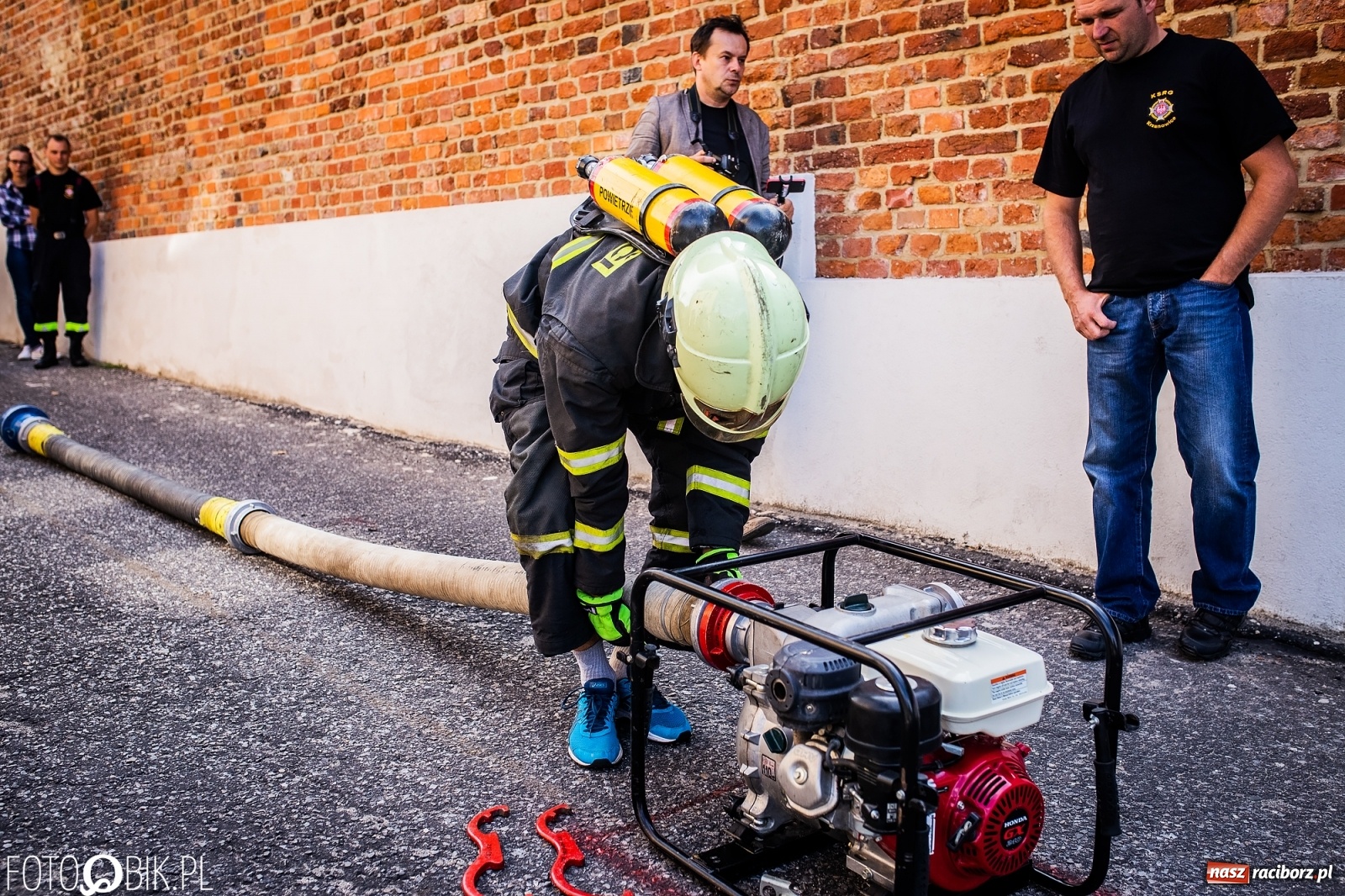 Zdjęcie w galerii na portalu naszraciborz.pl: Żelazny jak strażak. Polacy tłem dla Czechów w Krzanowicach [FOTO] wiadomości z regionu