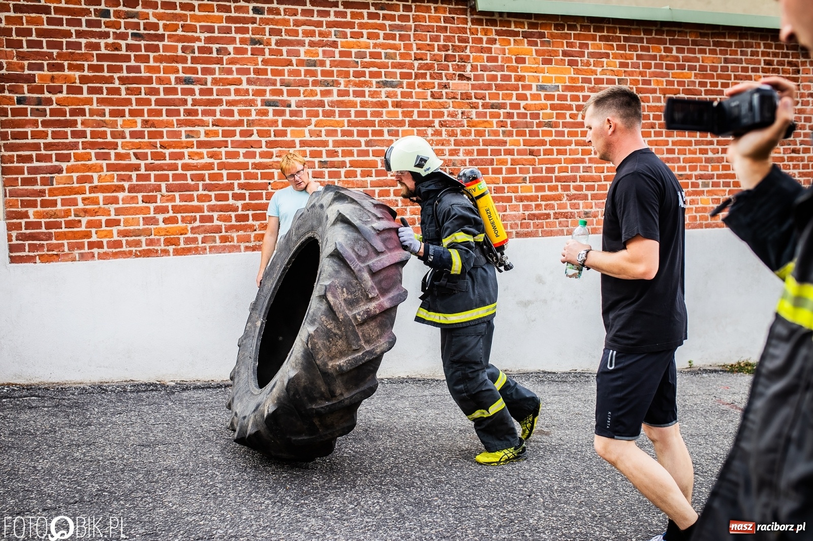 Zdjęcie w galerii na portalu naszraciborz.pl: Żelazny jak strażak. Polacy tłem dla Czechów w Krzanowicach [FOTO] wiadomości z regionu