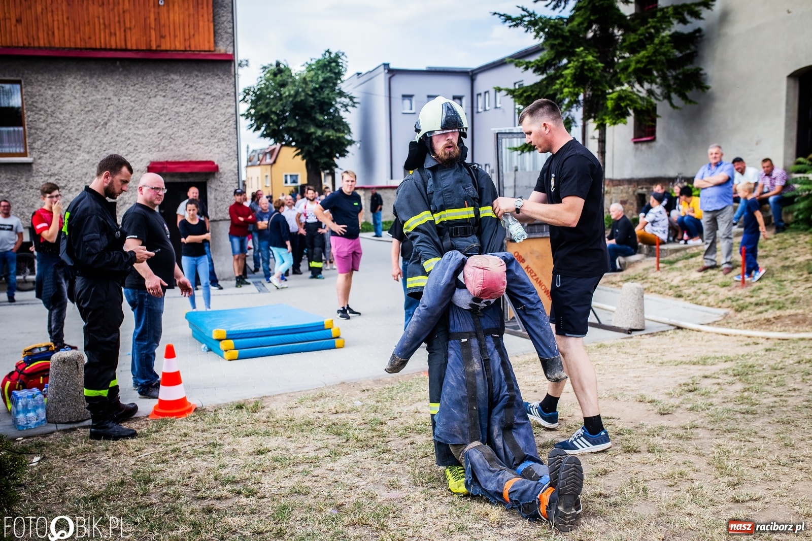 Zdjęcie w galerii na portalu naszraciborz.pl: Żelazny jak strażak. Polacy tłem dla Czechów w Krzanowicach [FOTO] wiadomości z regionu