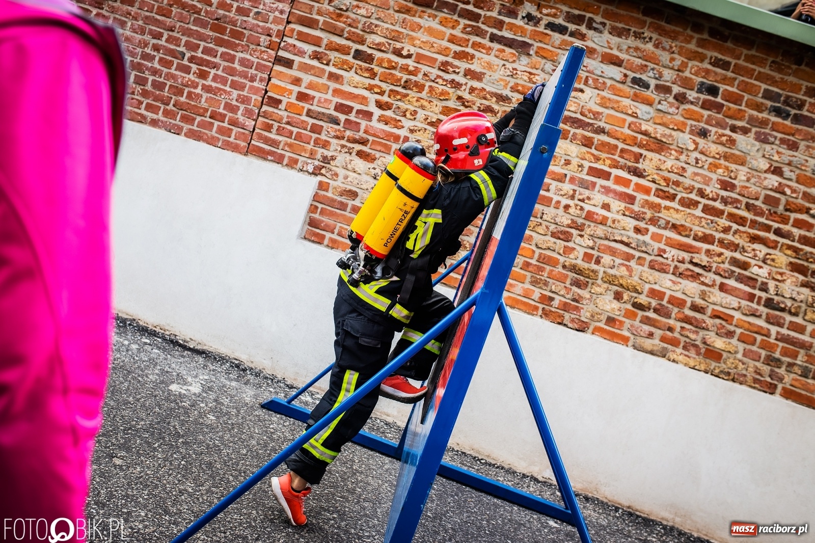 Zdjęcie w galerii na portalu naszraciborz.pl: Żelazny jak strażak. Polacy tłem dla Czechów w Krzanowicach [FOTO] wiadomości z regionu