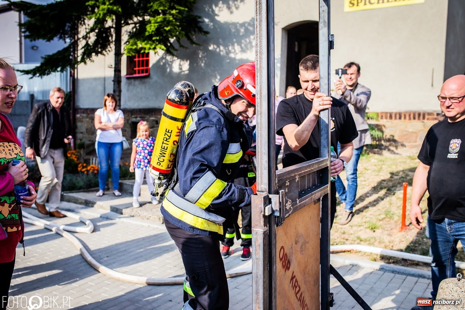 Zdjęcie w galerii na portalu naszraciborz.pl: Żelazny jak strażak. Polacy tłem dla Czechów w Krzanowicach [FOTO] wiadomości z regionu