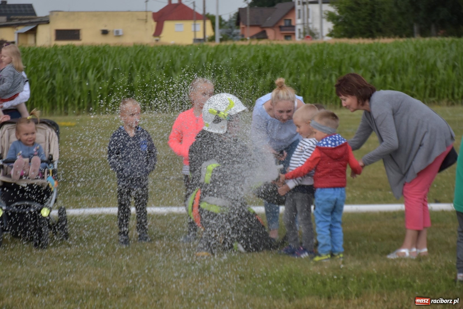Zdjęcie w galerii na portalu naszraciborz.pl: Tak się bawią w Rudyszwałdzie [FOTO] wiadomości z regionu