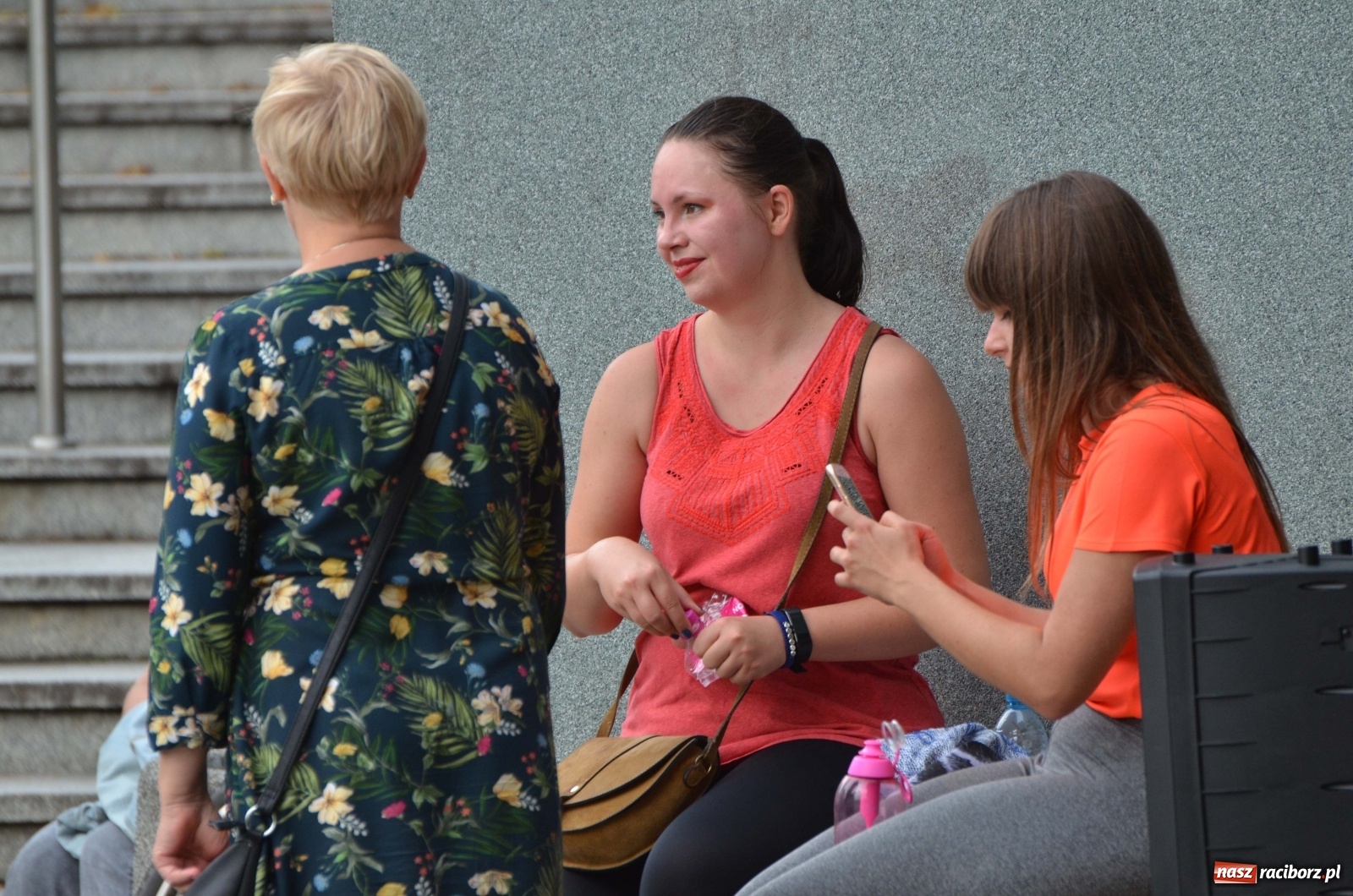 Zdjęcie w galerii na portalu naszraciborz.pl: Wakacyjne Latino Dance w parku m. Roth  wiadomości z regionu