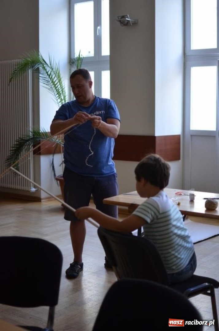 Zdjęcie w galerii na portalu naszraciborz.pl: Warsztaty budowania latawców w RCK [FOTO] wiadomości z regionu