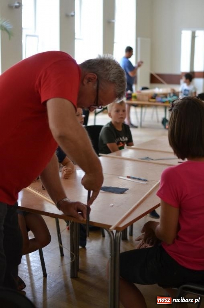 Zdjęcie w galerii na portalu naszraciborz.pl: Warsztaty budowania latawców w RCK [FOTO] wiadomości z regionu