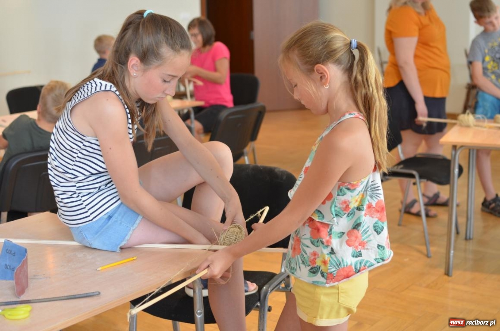 Zdjęcie w galerii na portalu naszraciborz.pl: Warsztaty budowania latawców w RCK [FOTO] wiadomości z regionu