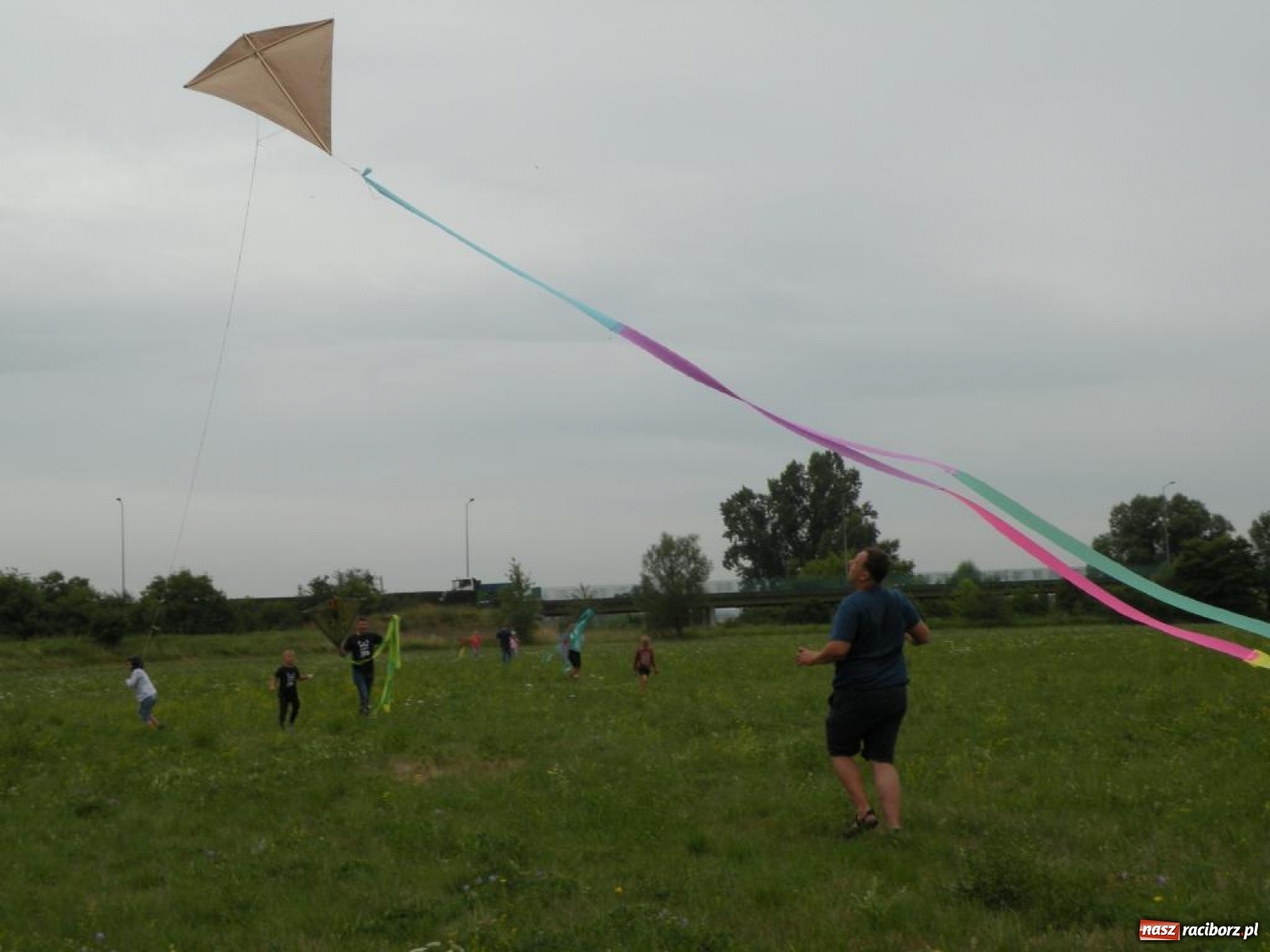 Zdjęcie w galerii na portalu naszraciborz.pl: Warsztaty budowania latawców w RCK [FOTO] wiadomości z regionu
