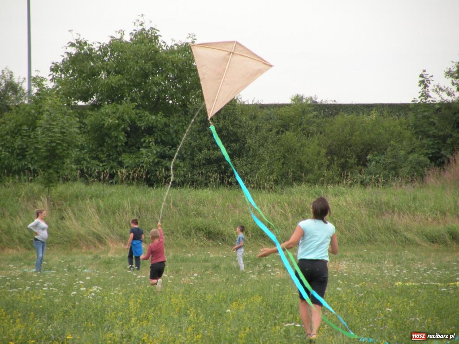 Zdjęcie w galerii na portalu naszraciborz.pl: Warsztaty budowania latawców w RCK [FOTO] wiadomości z regionu