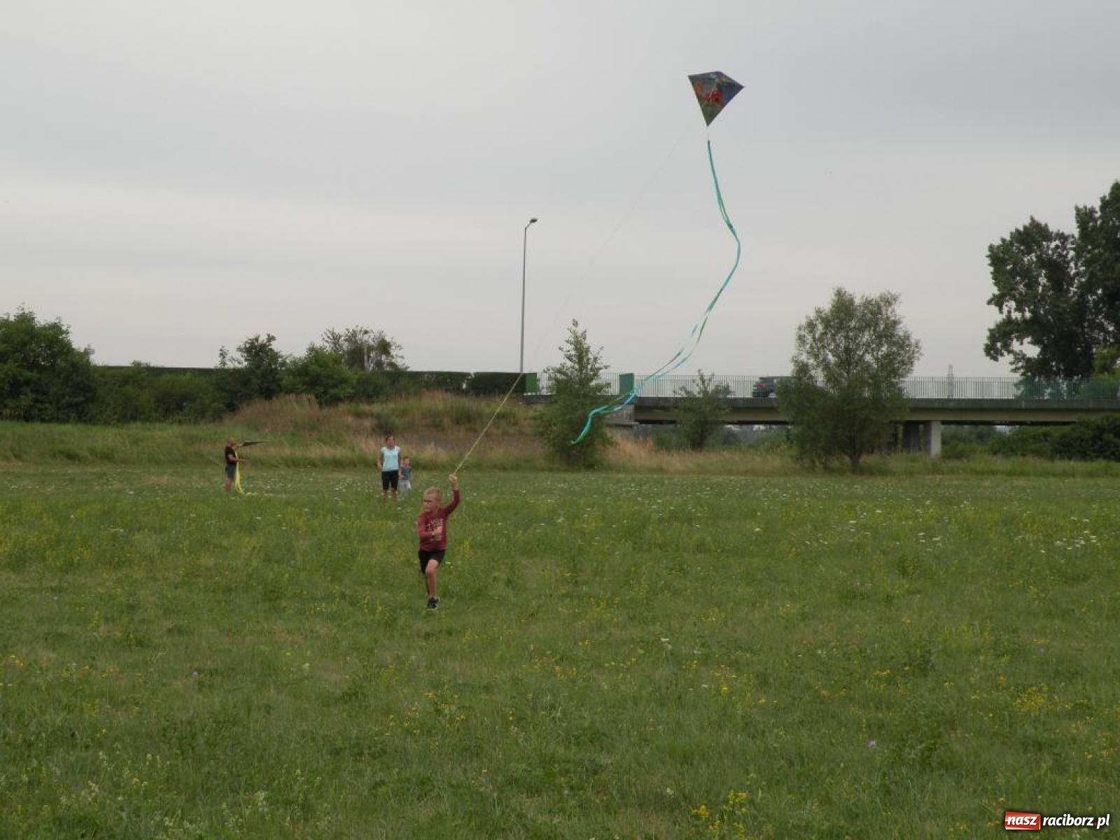 Zdjęcie w galerii na portalu naszraciborz.pl: Warsztaty budowania latawców w RCK [FOTO] wiadomości z regionu