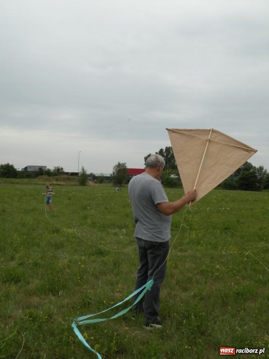 Zdjęcie w galerii na portalu naszraciborz.pl: Warsztaty budowania latawców w RCK [FOTO] wiadomości z regionu
