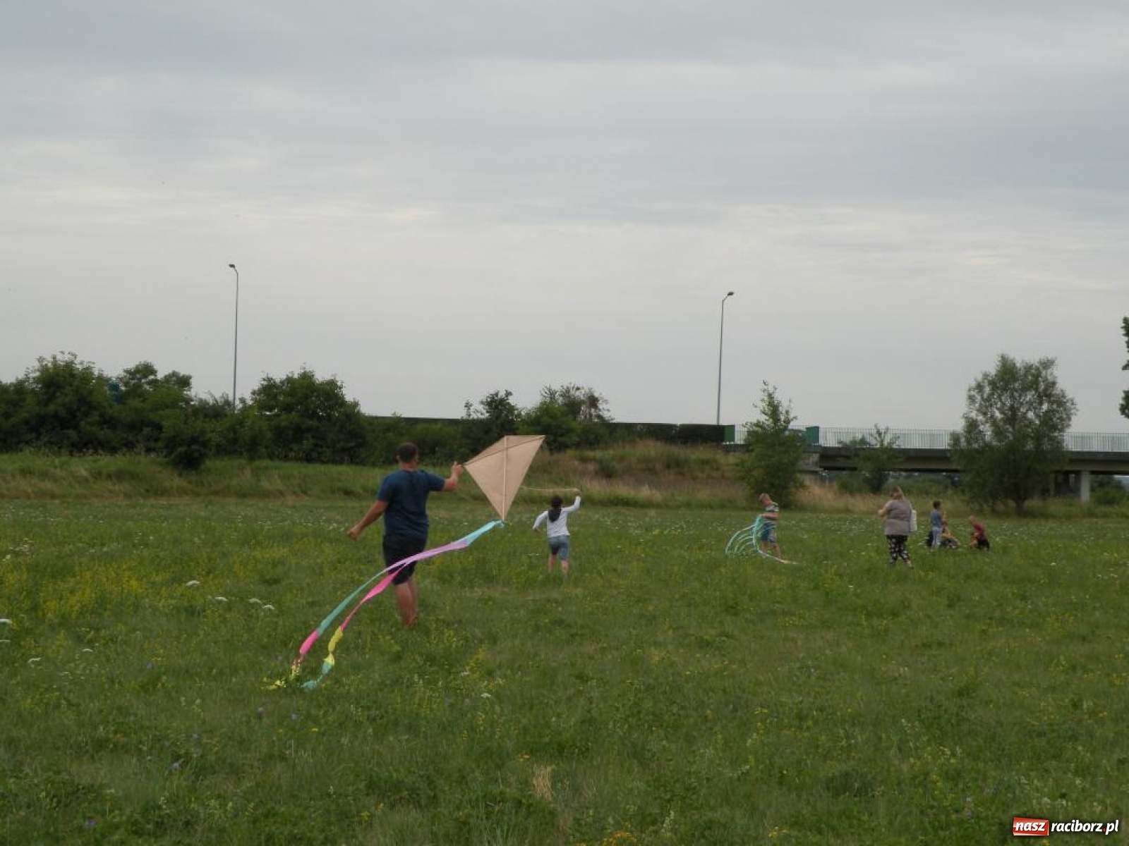 Zdjęcie w galerii na portalu naszraciborz.pl: Warsztaty budowania latawców w RCK [FOTO] wiadomości z regionu