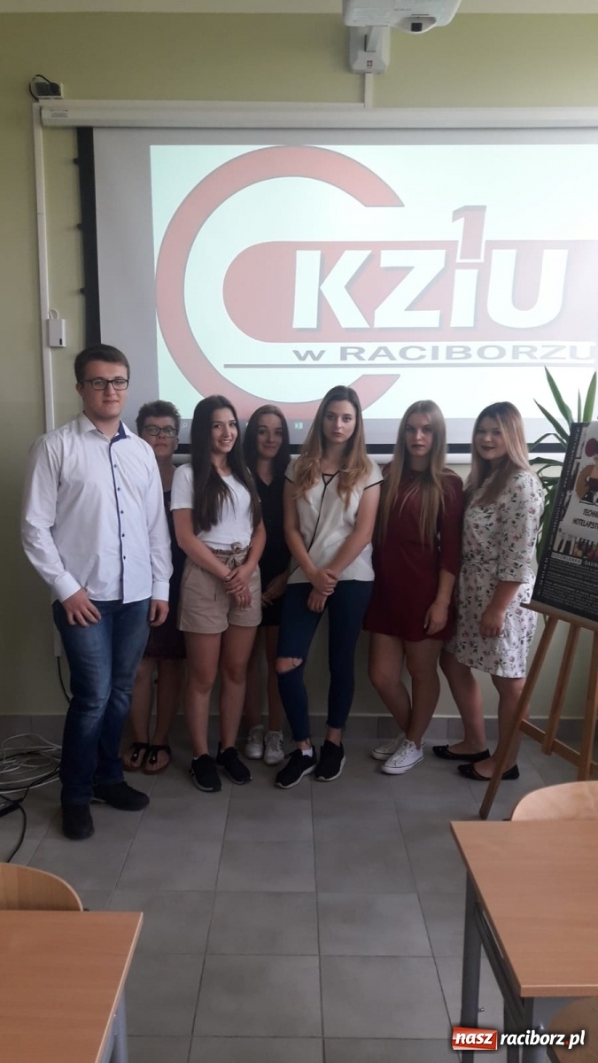 Zdjęcie w galerii na portalu naszraciborz.pl: Młodzież Budowlanki i Gastronomika na kursach i warsztatach wiadomości z regionu