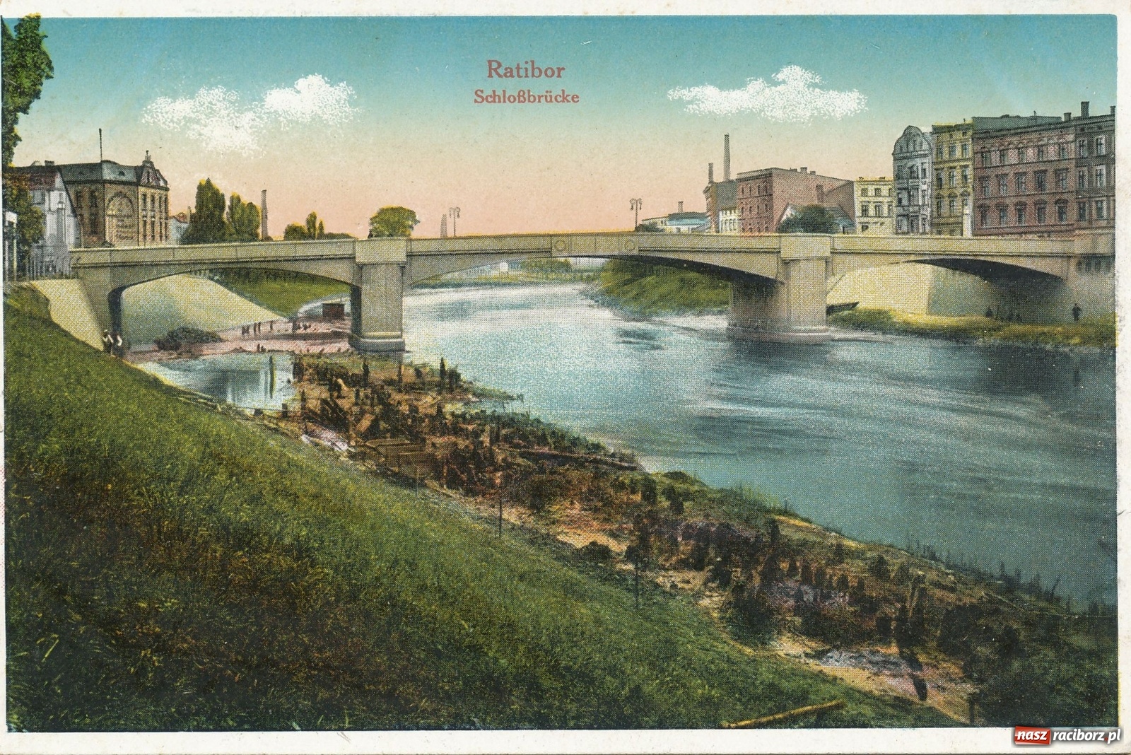 Zdjęcie w galerii na portalu naszraciborz.pl: Odra odsłania dno. Jakie skarby kryje rzeka? Czy znajdzie się tajemne przejście z zamku do klasztoru dominikanek? wiadomości z regionu