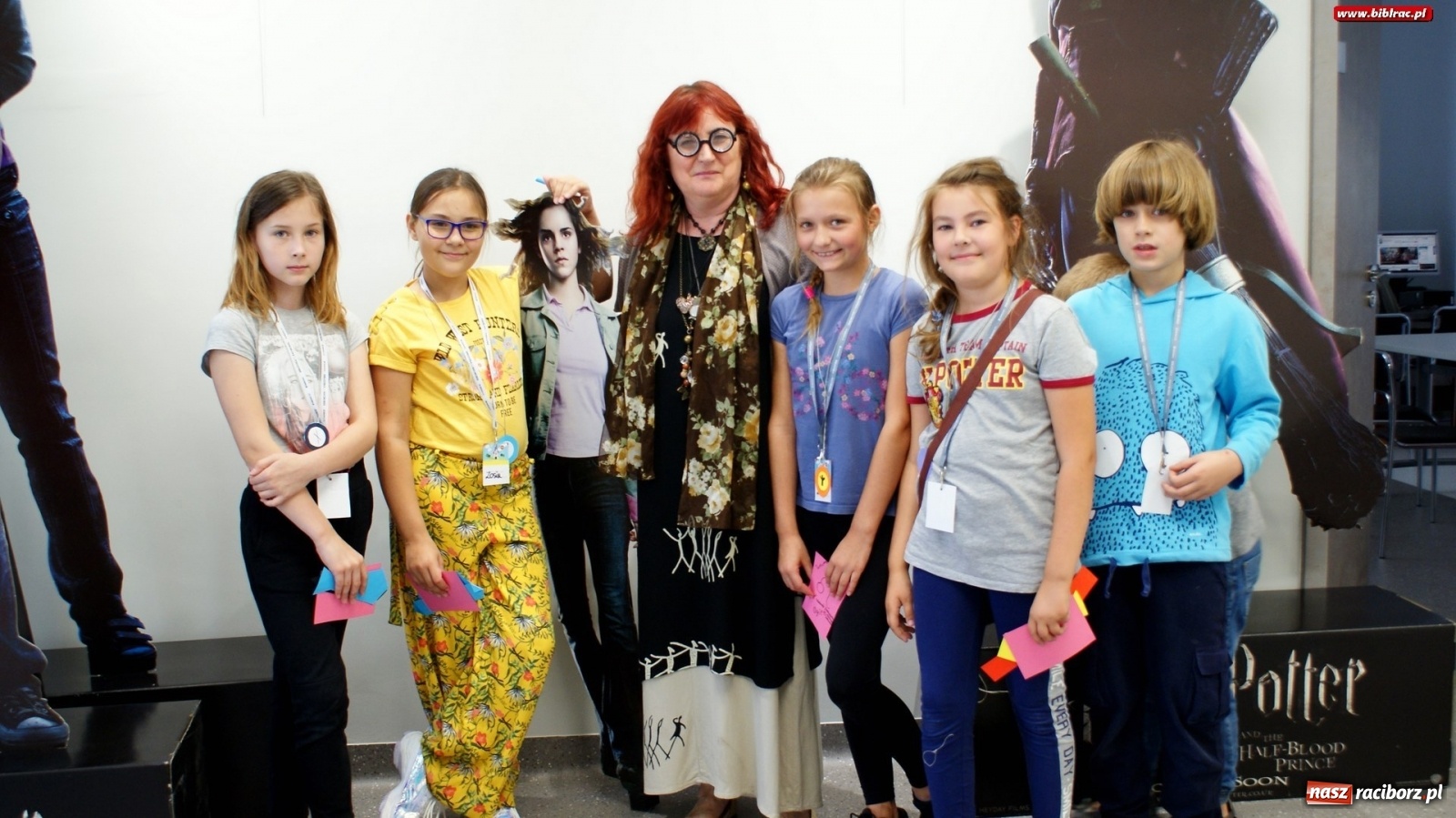 Zdjęcie w galerii na portalu naszraciborz.pl: Lato z biblioteką. Rekordowe spotkanie z magią przy Kasprowicza [FOTO] wiadomości z regionu