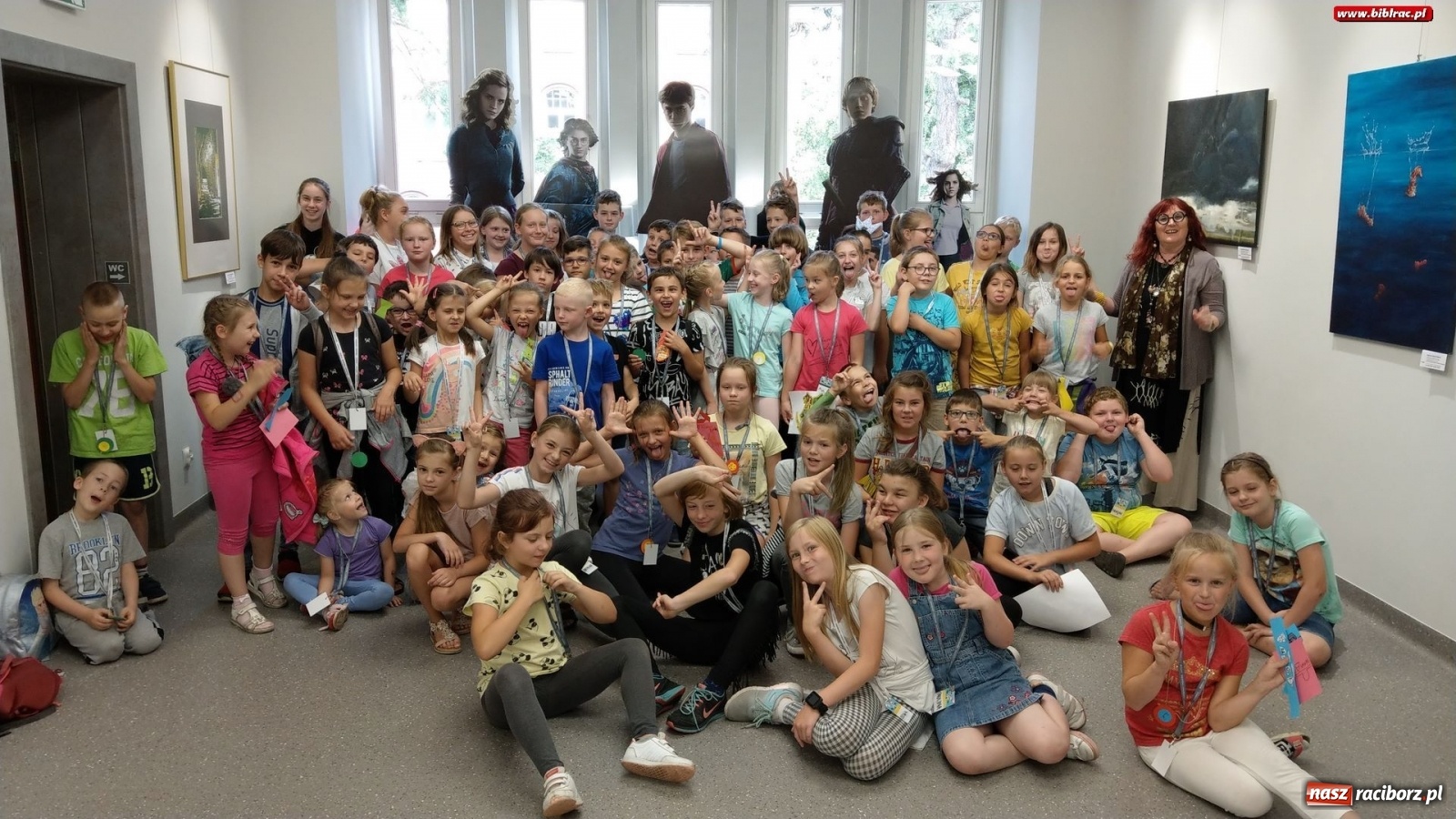 Zdjęcie w galerii na portalu naszraciborz.pl: Lato z biblioteką. Rekordowe spotkanie z magią przy Kasprowicza [FOTO] wiadomości z regionu