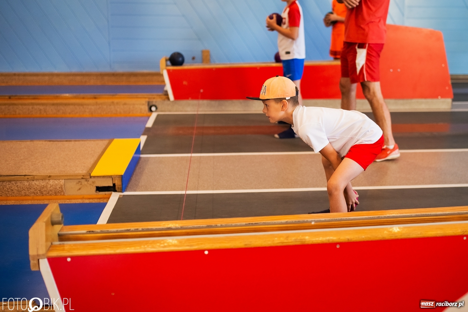 Zdjęcie w galerii na portalu naszraciborz.pl: Wakacyjna rywalizacja kręglarska przy Zamkowej wiadomości z regionu